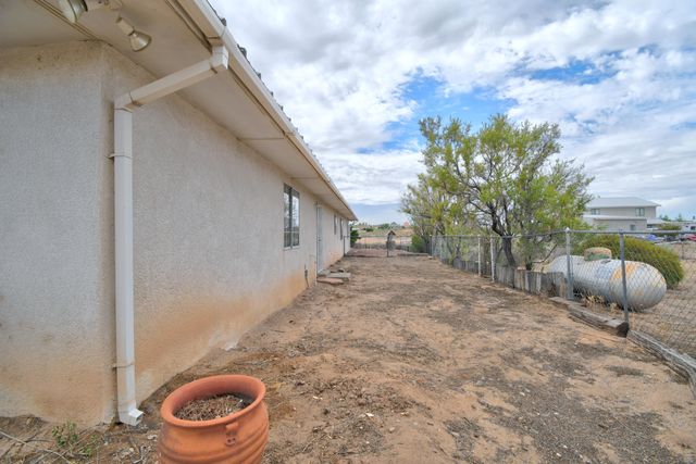 21 San Fernando Avenue, Los Lunas, NM 87031
