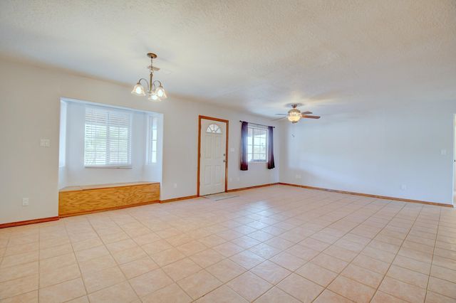 21 San Fernando Avenue, Los Lunas, NM 87031