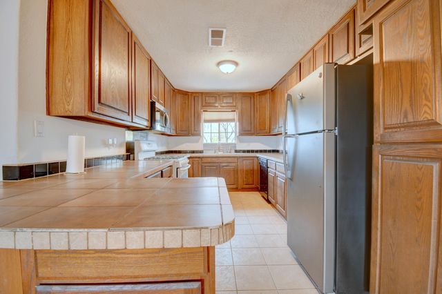 21 San Fernando Avenue, Los Lunas, NM 87031