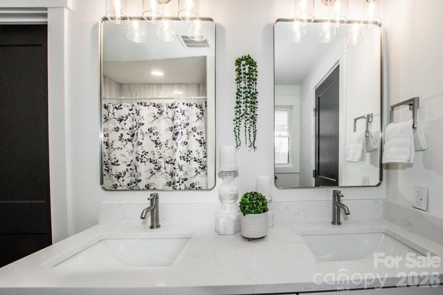 6229 Mountain Grove Road, Hickory, NC 28602