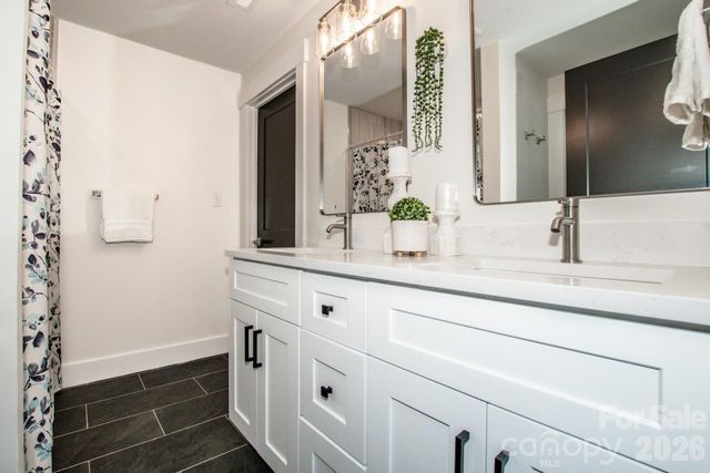 6229 Mountain Grove Road, Hickory, NC 28602