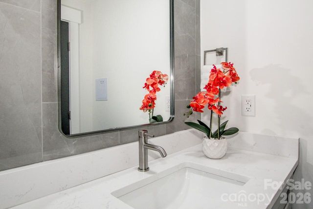 6229 Mountain Grove Road, Hickory, NC 28602