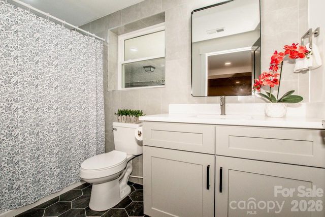 6229 Mountain Grove Road, Hickory, NC 28602