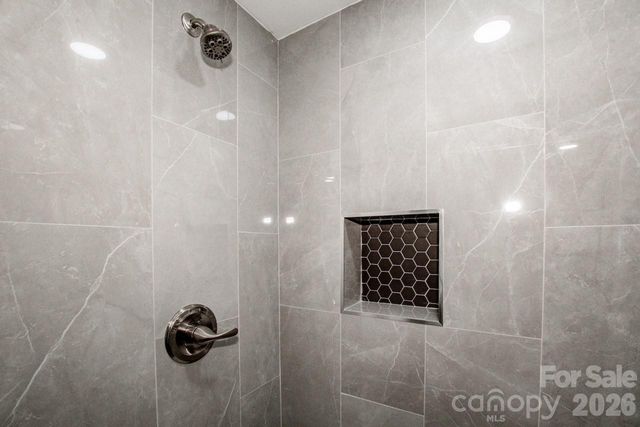 6229 Mountain Grove Road, Hickory, NC 28602