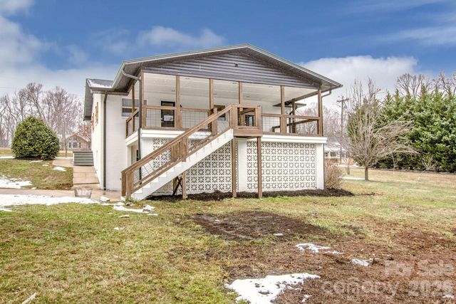 6229 Mountain Grove Road, Hickory, NC 28602