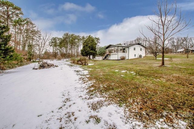 6229 Mountain Grove Road, Hickory, NC 28602