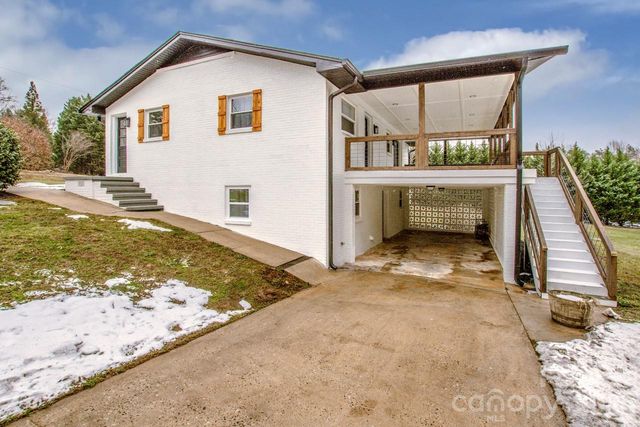 6229 Mountain Grove Road, Hickory, NC 28602