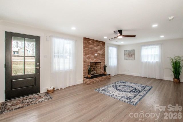 6229 Mountain Grove Road, Hickory, NC 28602