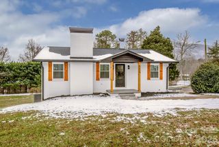 6229 Mountain Grove Road, Hickory, NC 28602