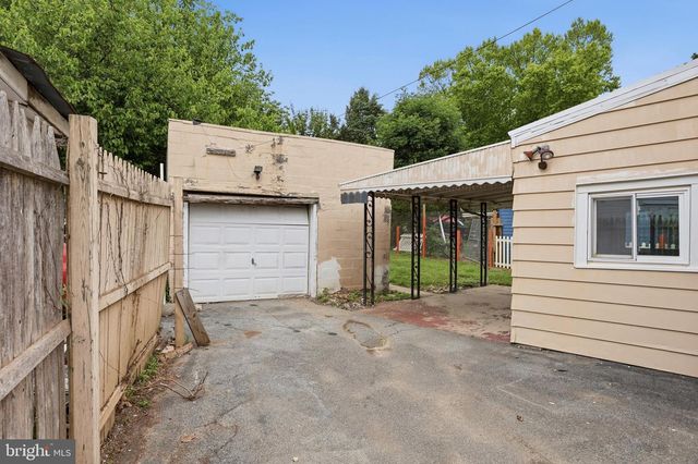 25 WATER ST, Reading, PA 19605