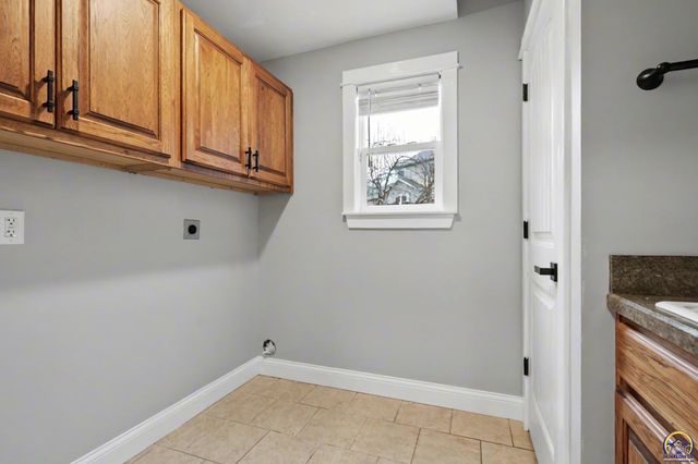 2807 Harper St, Lawrence, KS 66046