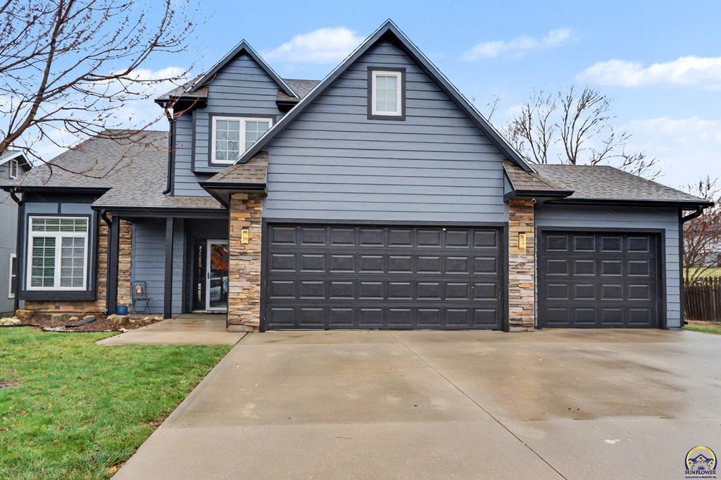 2807 Harper St, Lawrence, KS 66046