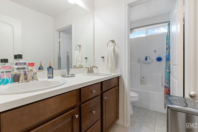 14812 Lemon Lily Drive, Bakersfield, CA 93314