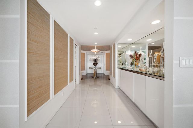 2100 S Ocean Boulevard Ph 607n, Palm Beach, FL 33480