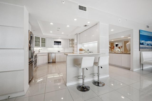 2100 S Ocean Boulevard Ph 607n, Palm Beach, FL 33480