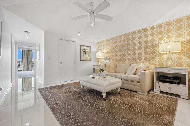 2100 S Ocean Boulevard Ph 607n, Palm Beach, FL 33480