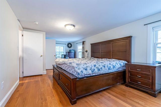 15 Linwood Avenue, Salem, NH 03079