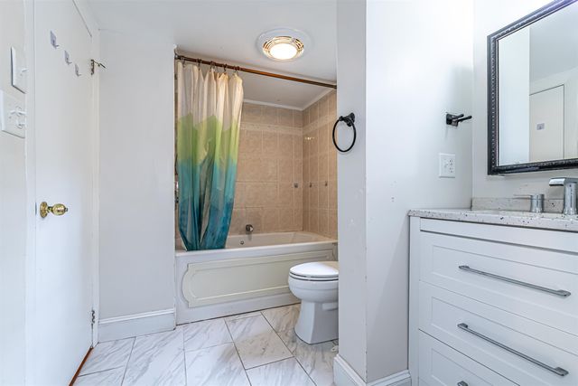 15 Linwood Avenue, Salem, NH 03079