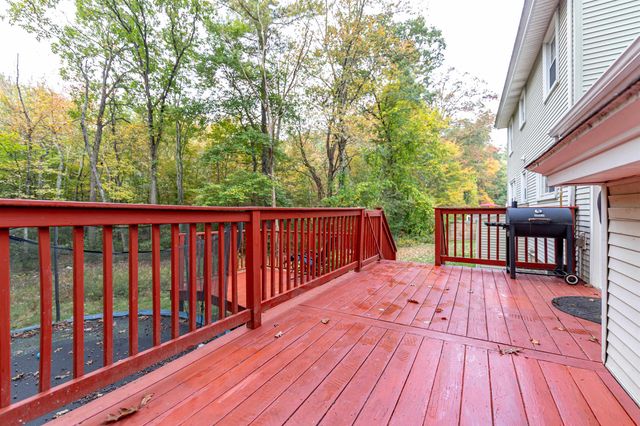 15 Linwood Avenue, Salem, NH 03079