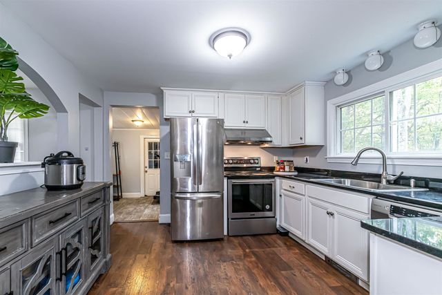 15 Linwood Avenue, Salem, NH 03079