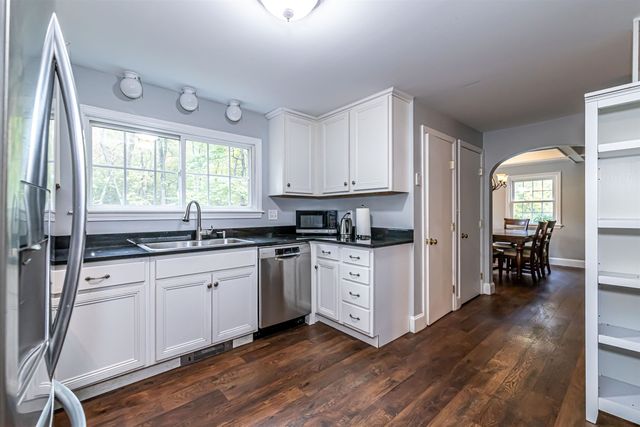 15 Linwood Avenue, Salem, NH 03079