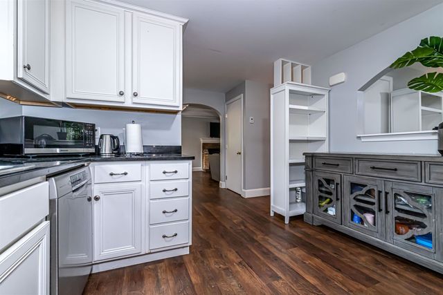 15 Linwood Avenue, Salem, NH 03079