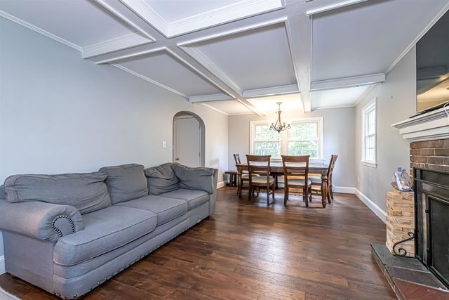 15 Linwood Avenue, Salem, NH 03079