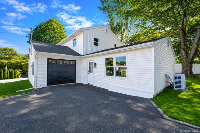 18 Joyce Drive, Riverhead, NY 11901