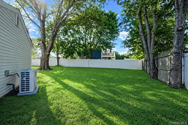 18 Joyce Drive, Riverhead, NY 11901