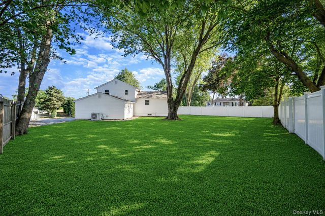 18 Joyce Drive, Riverhead, NY 11901