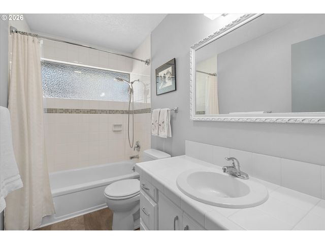 10105 Sw COQUILLE Dr, Tualatin, OR 97062