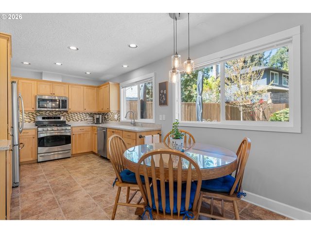 10105 Sw COQUILLE Dr, Tualatin, OR 97062