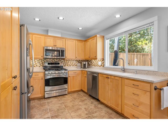 10105 Sw COQUILLE Dr, Tualatin, OR 97062