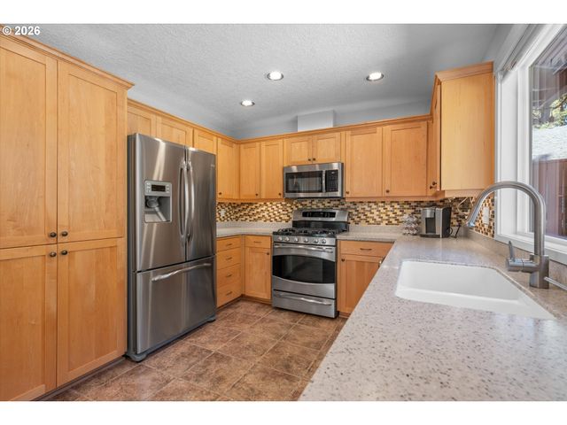 10105 Sw COQUILLE Dr, Tualatin, OR 97062