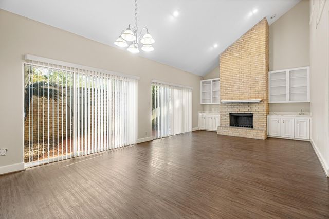 304 E Adoue Street, Alvin, TX 77511