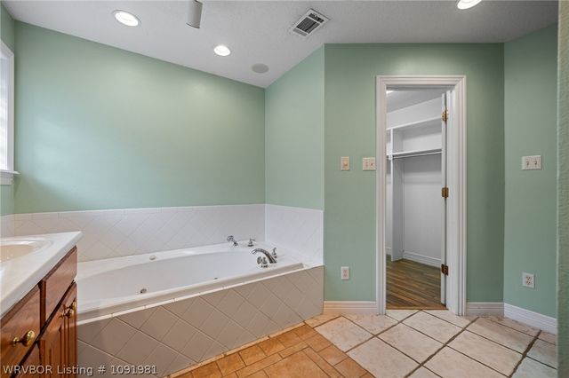 1548 Rockhurst Drive, Fort Smith, AR 72908