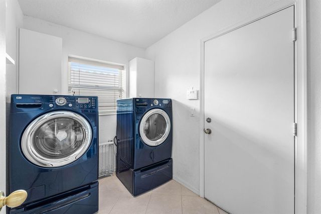 4245 Bluff Harbor Way, Wellington, FL 33449