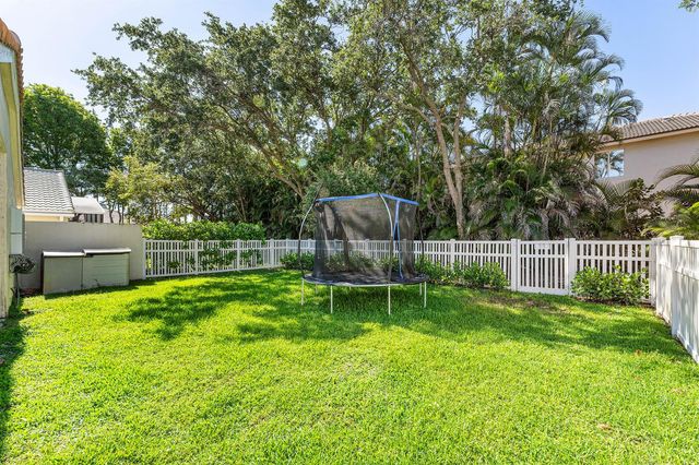 4245 Bluff Harbor Way, Wellington, FL 33449