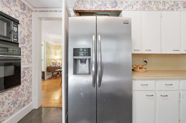 39 Otsego Road, Worcester, MA 01609