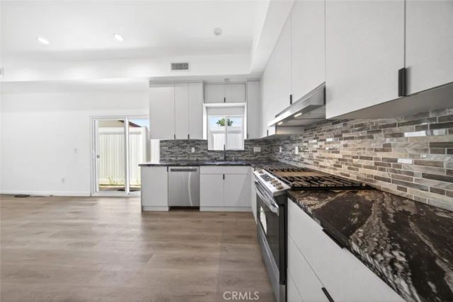 14827 Dearborn Street, Panorama City, CA 91402