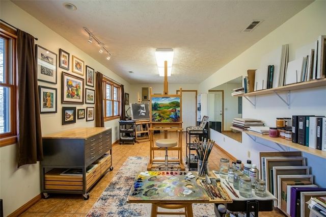 169 Mulberry Lane, Eureka Springs, AR 72631