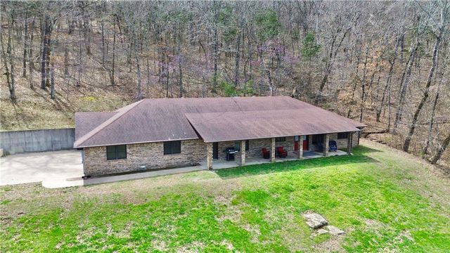 169 Mulberry Lane, Eureka Springs, AR 72631
