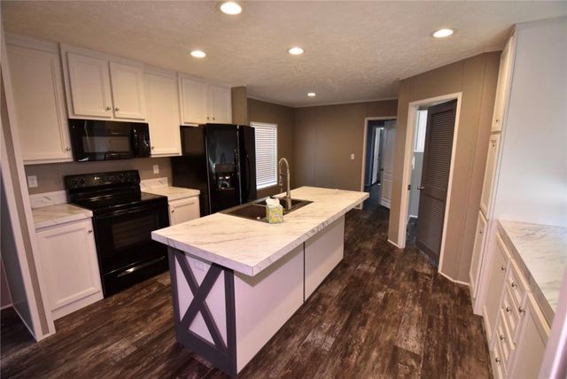 169 Mulberry Lane, Eureka Springs, AR 72631