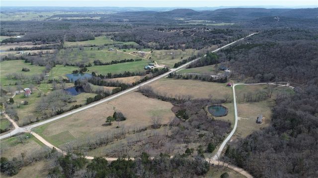 169 Mulberry Lane, Eureka Springs, AR 72631