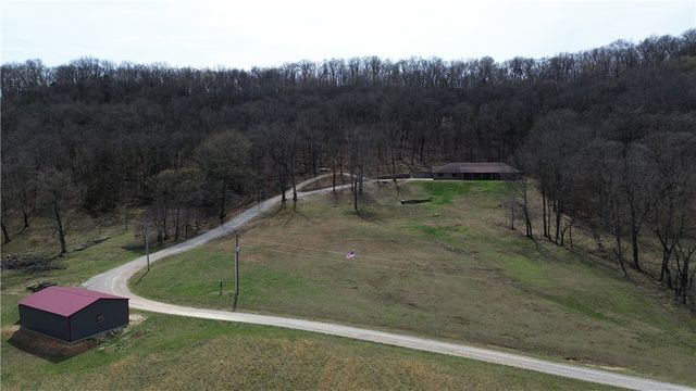 169 Mulberry Lane, Eureka Springs, AR 72631