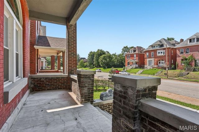4367 Enright Avenue, St Louis, MO 63108