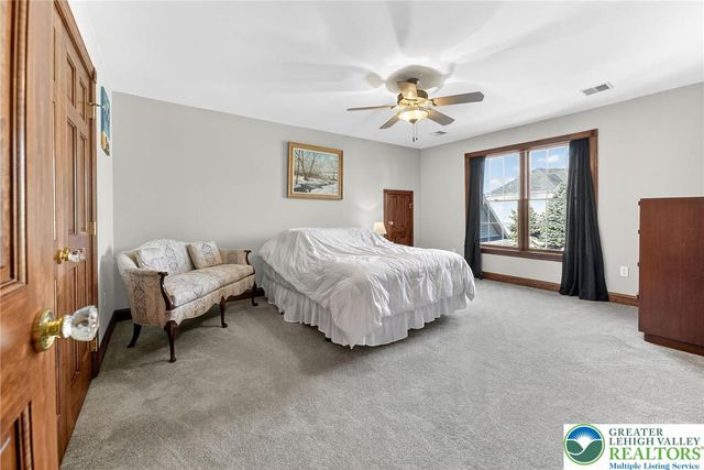 5820 Harvest Place, North Whitehall Twp, PA 18078