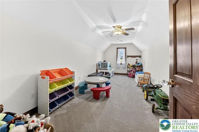 5820 Harvest Place, North Whitehall Twp, PA 18078