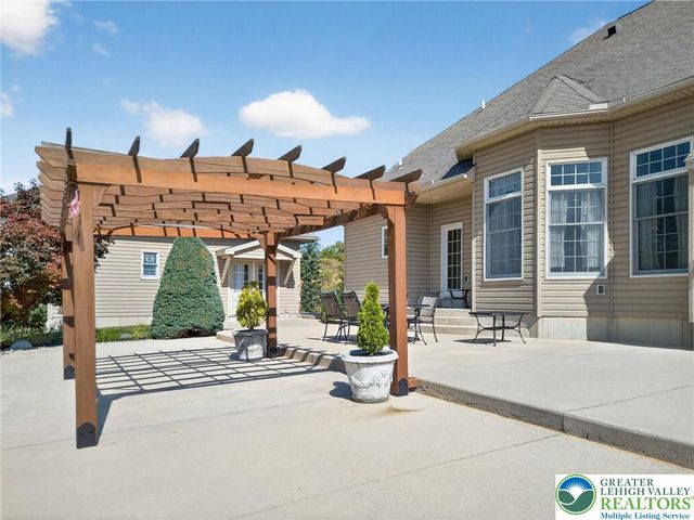 5820 Harvest Place, North Whitehall Twp, PA 18078