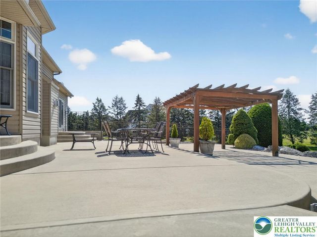 5820 Harvest Place, North Whitehall Twp, PA 18078